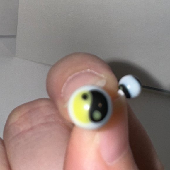 14 Gauge Yellow and Black Yin/Yang Belly Ring - Picture 8 of 8